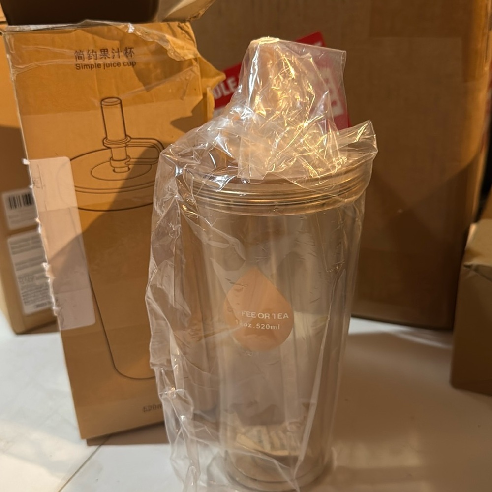 Brand new 18oz tumbler with large straw perfect for smoothies beige
